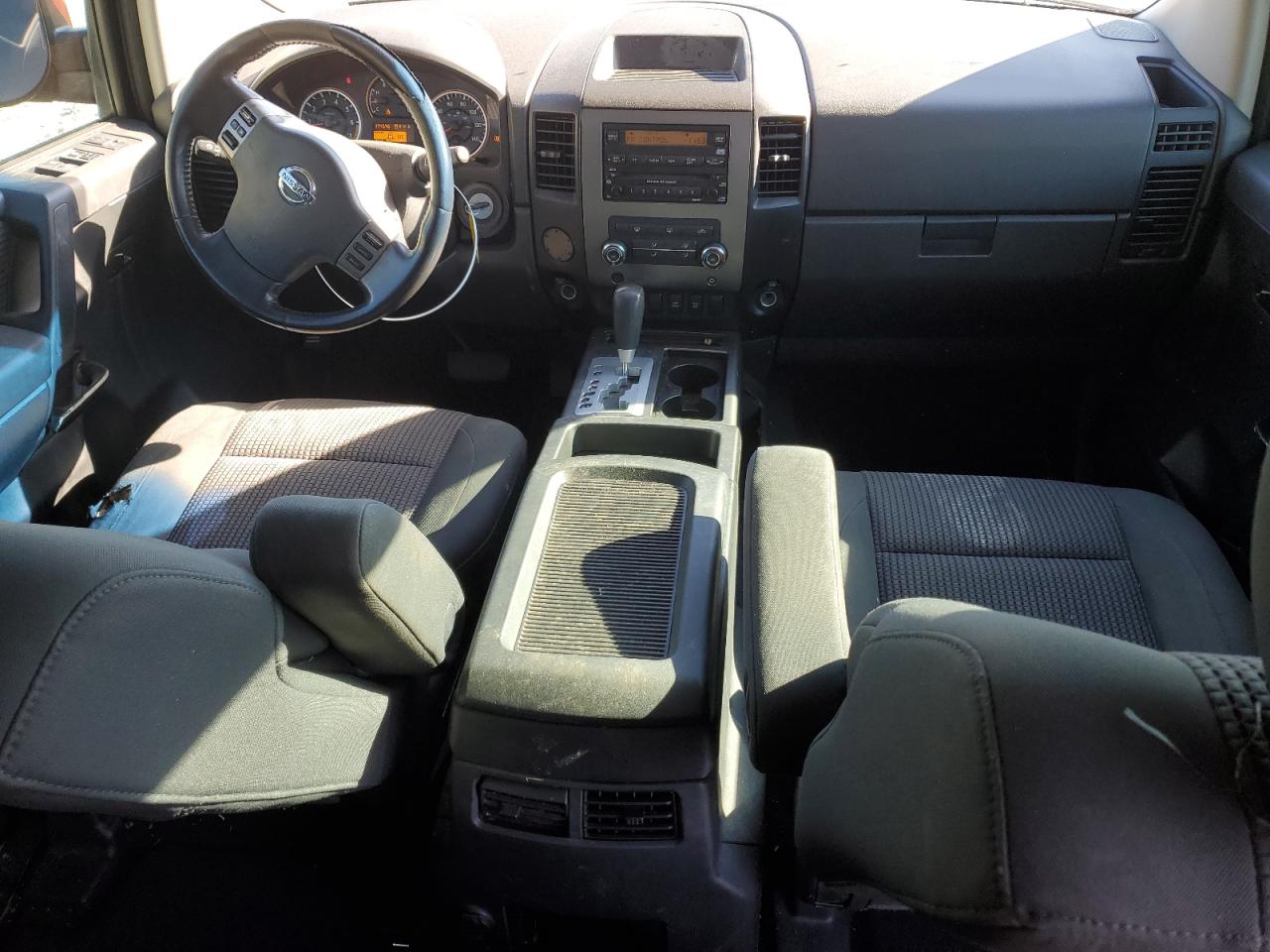 2010 Nissan Titan - Image 8