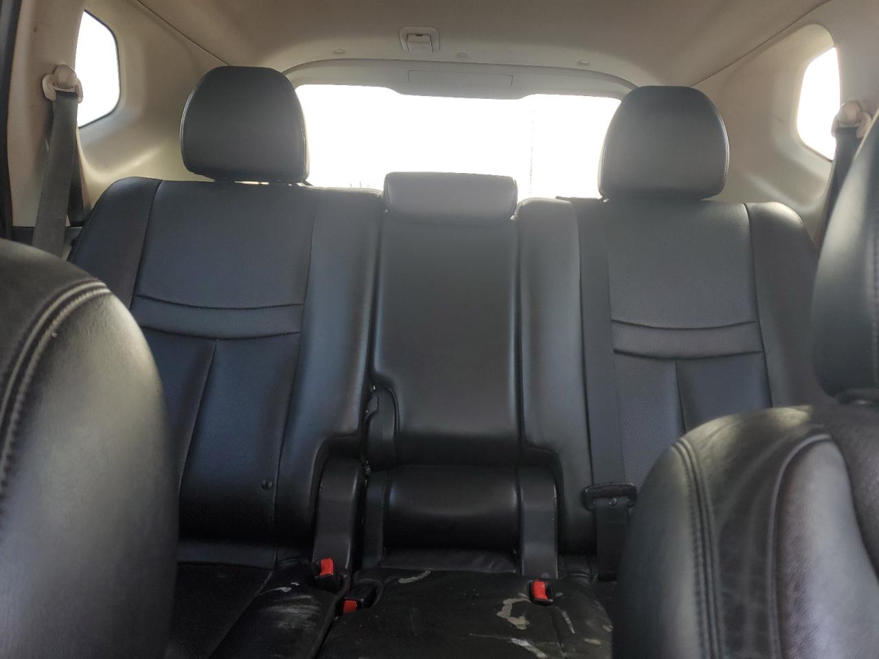 2015 Nissan Rogue - Image 10