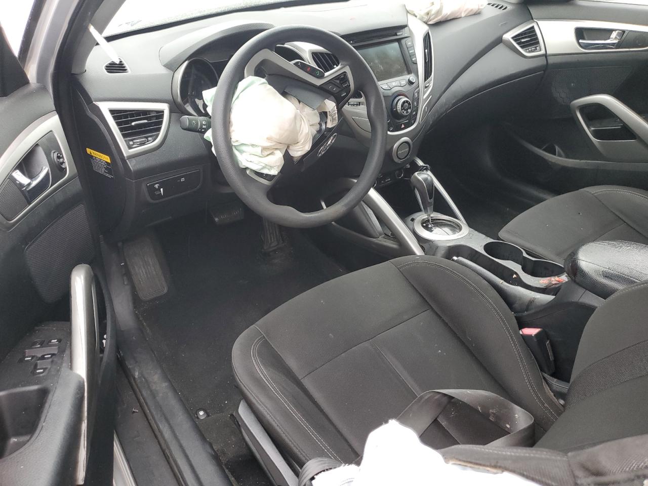 2013 Hyundai Veloster - Image 8
