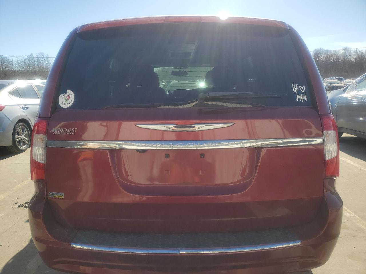 2014 Chrysler Town & Country - Image 6