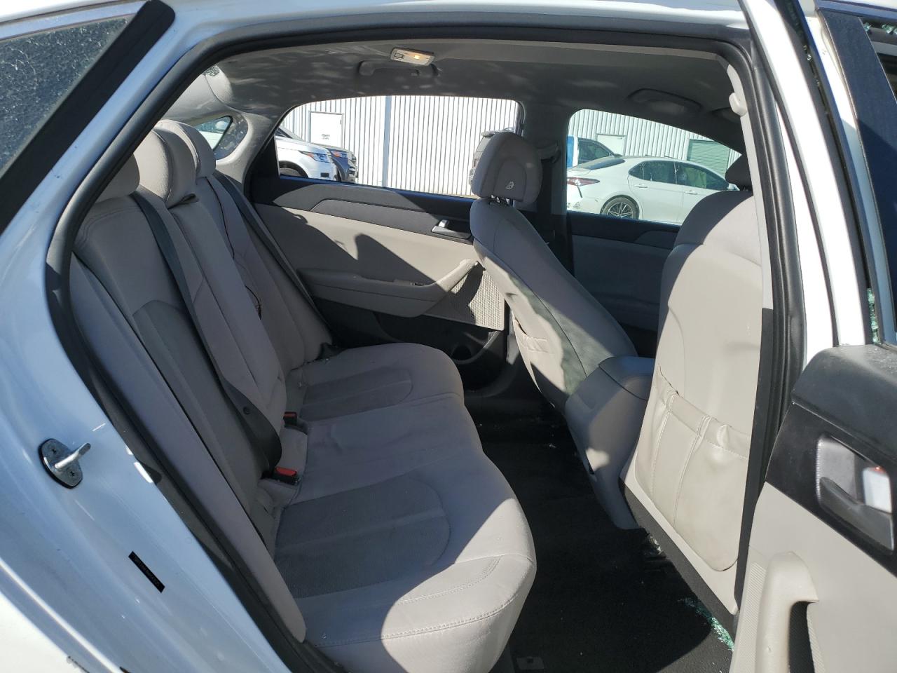 2017 Hyundai Sonata - Image 11