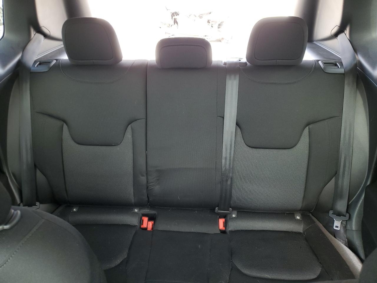2018 Jeep Renegade - Image 10