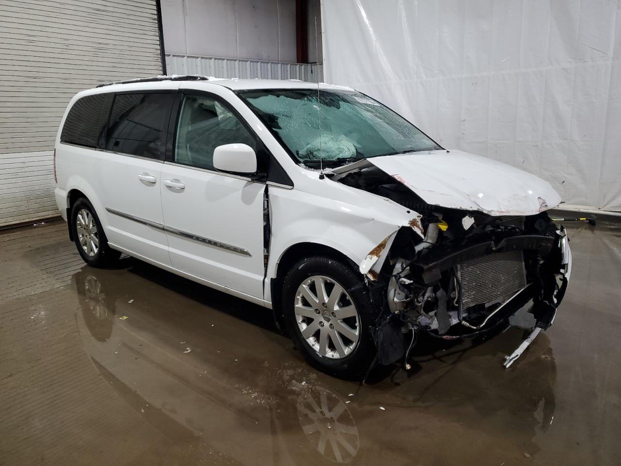 VIN 2C4RC1BG8GR205628 2016 CHRYSLER MINIVAN no.4