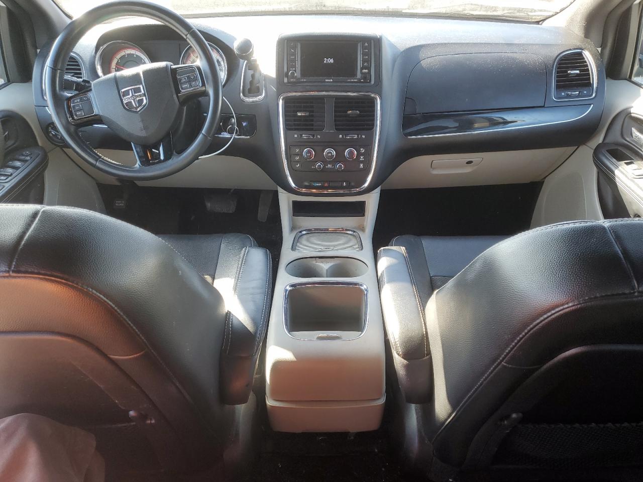 2019 Dodge Caravan - Image 8