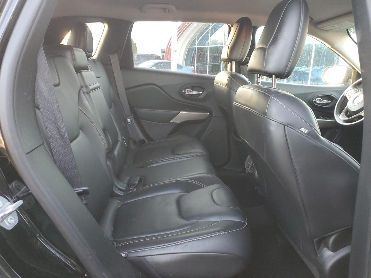 2017 Jeep Grand Cherokee - Image 11