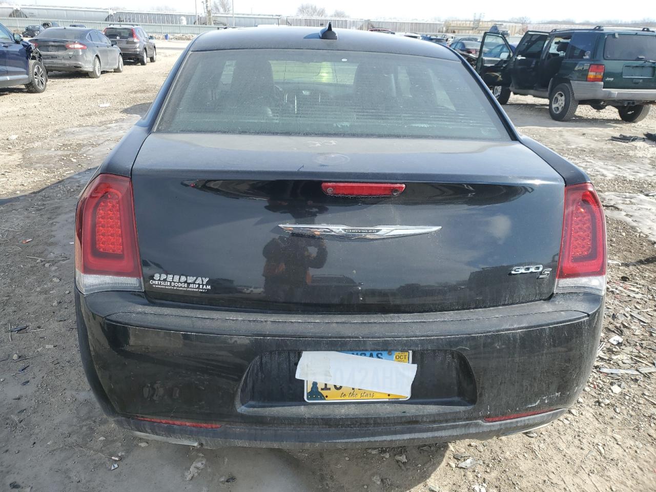2016 Chrysler 300 - Image 6