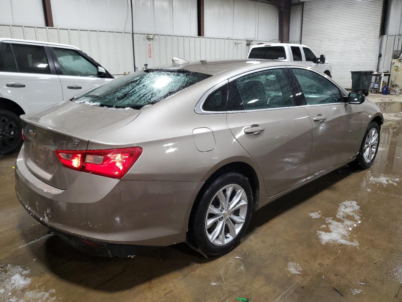 2023 Chevrolet Malibu - Image 3