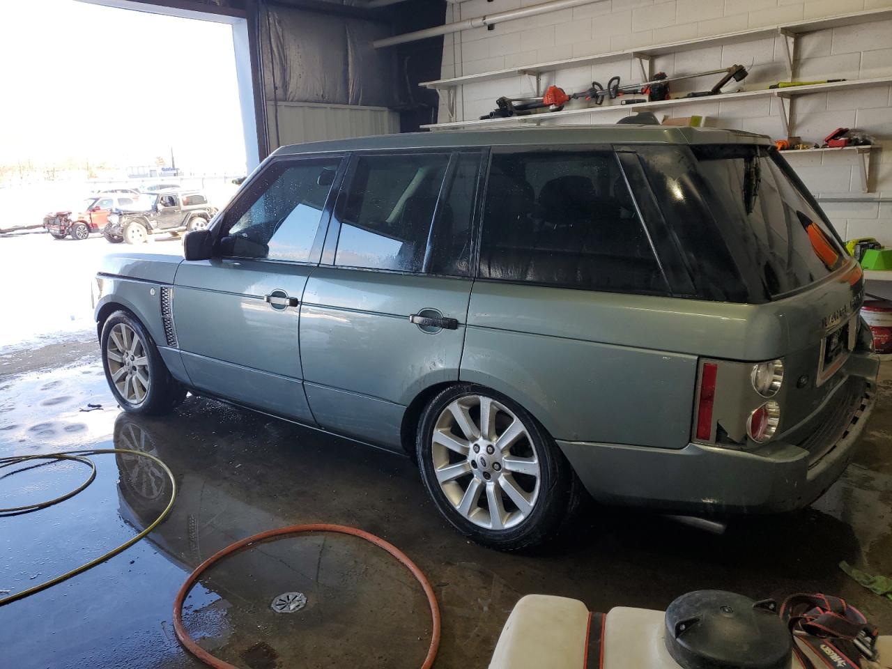 2007 Land Rover Range Rover - Image 2