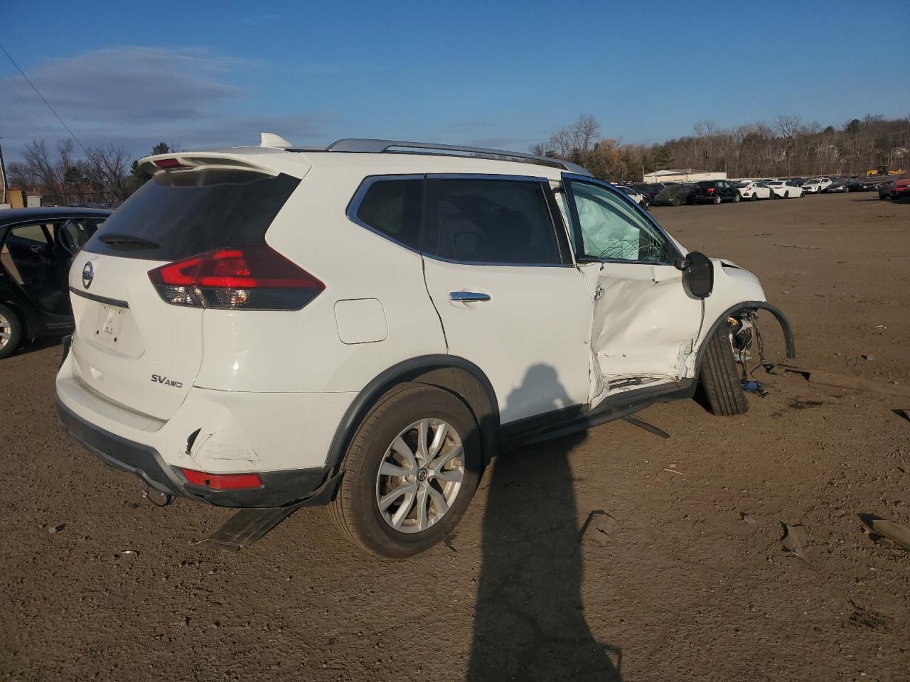 2020 Nissan Rogue - Image 3