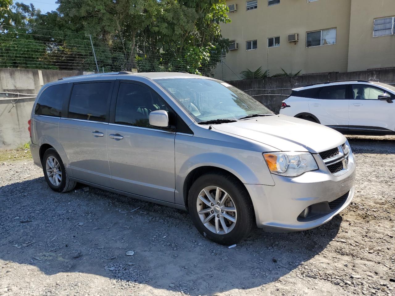2019 Dodge Caravan - Image 4