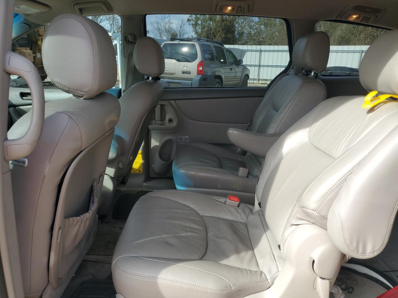 2006 Toyota Sienna - Image 11