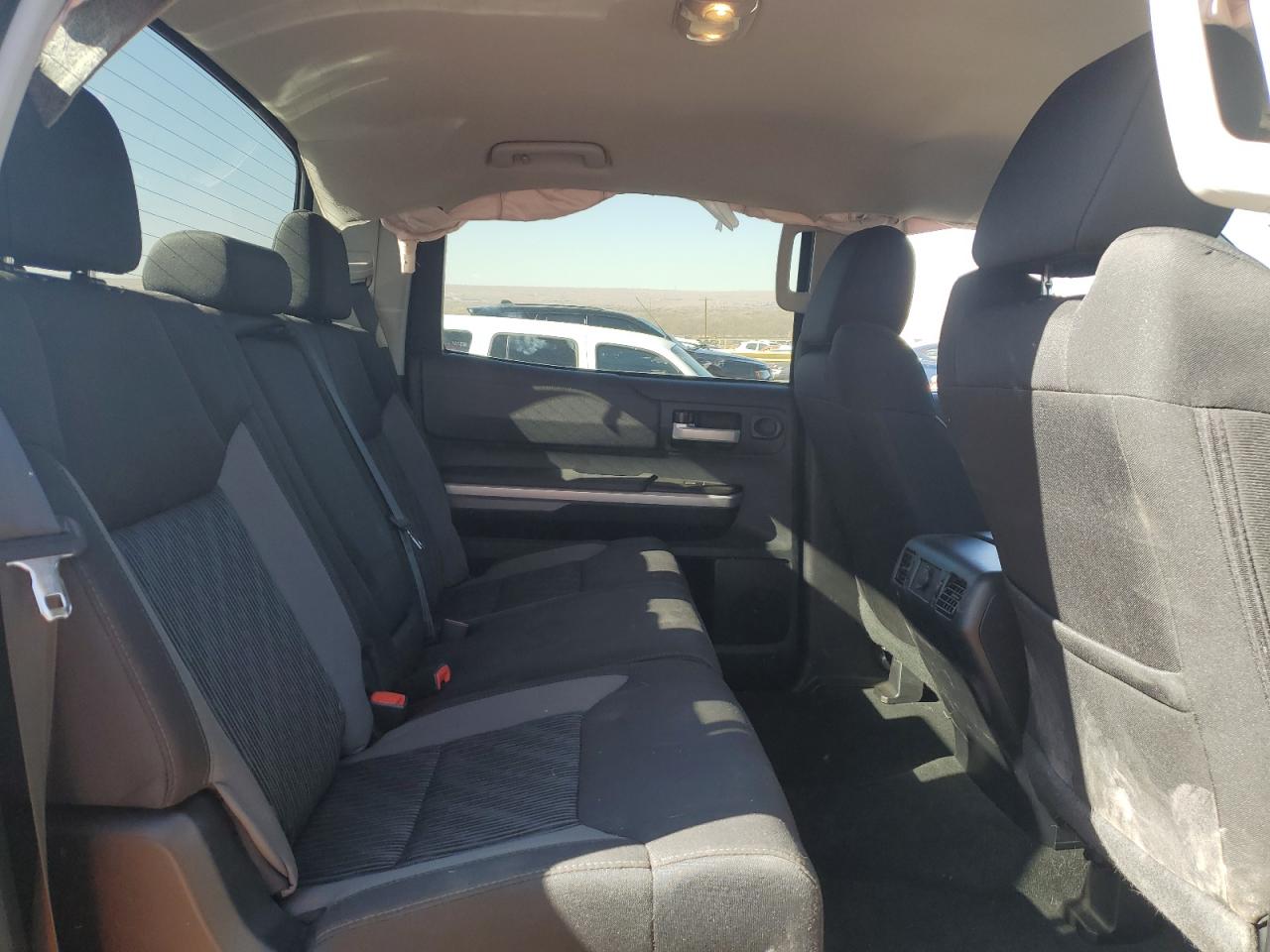 2016 Toyota Tundra - Image 10