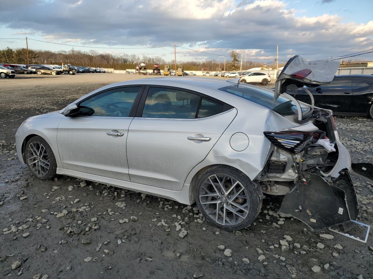 2019 Hyundai Elantra - Image 2