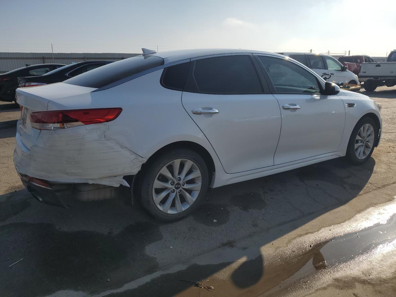 VIN 5XXGT4L33GG082012 2016 KIA OPTIMA no.3