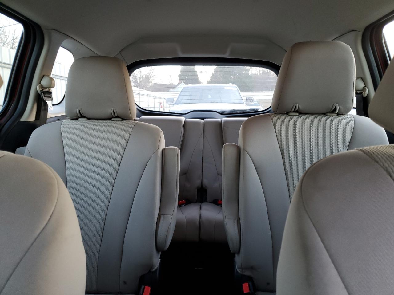 2013 Mazda 5 - Image 10