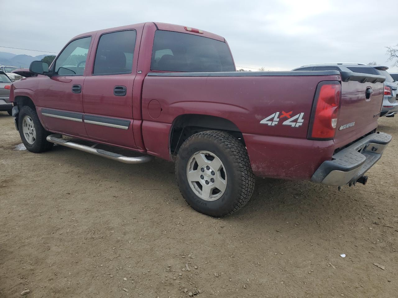 2005 Chevrolet Silverado - Image 2