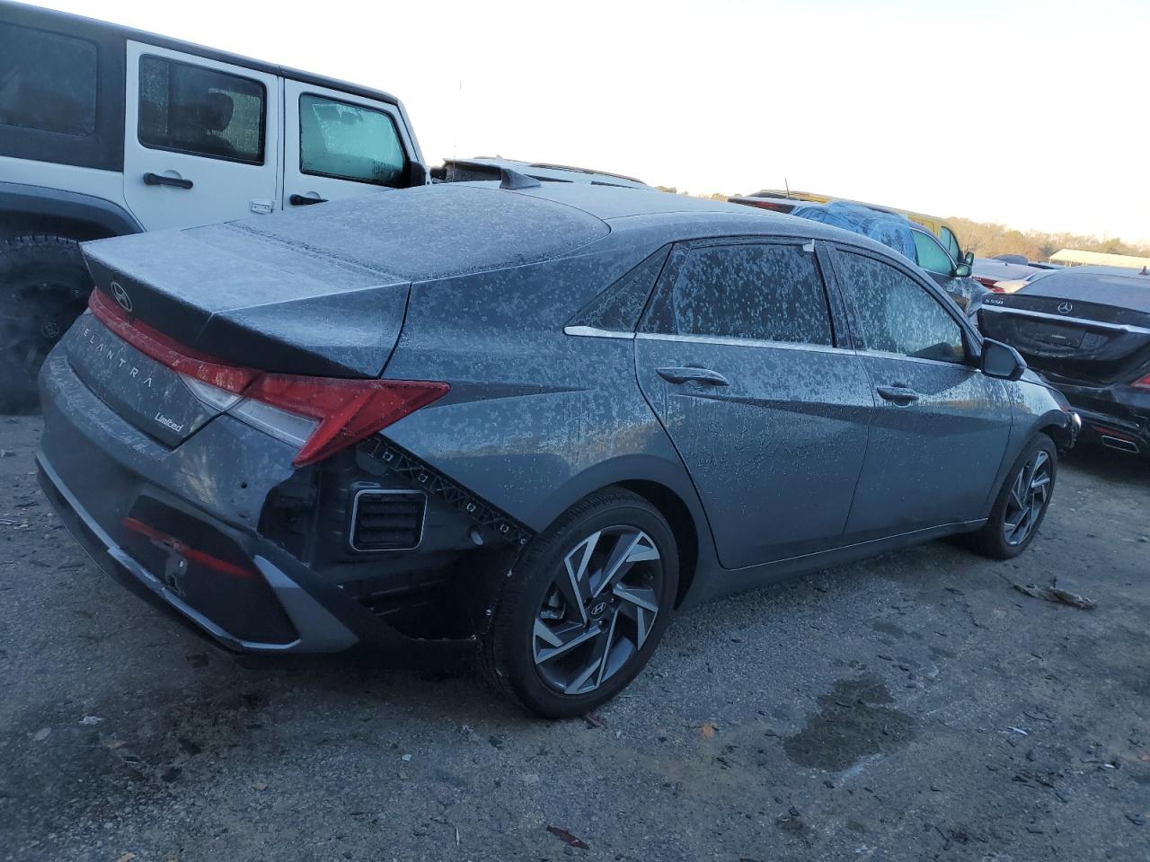 2024 Hyundai Elantra - Image 3