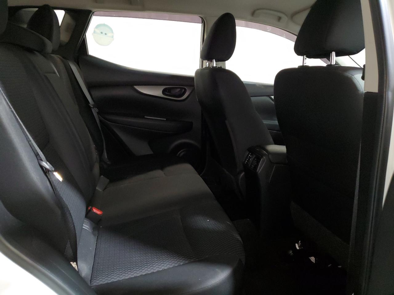 2017 Nissan Rogue - Image 11