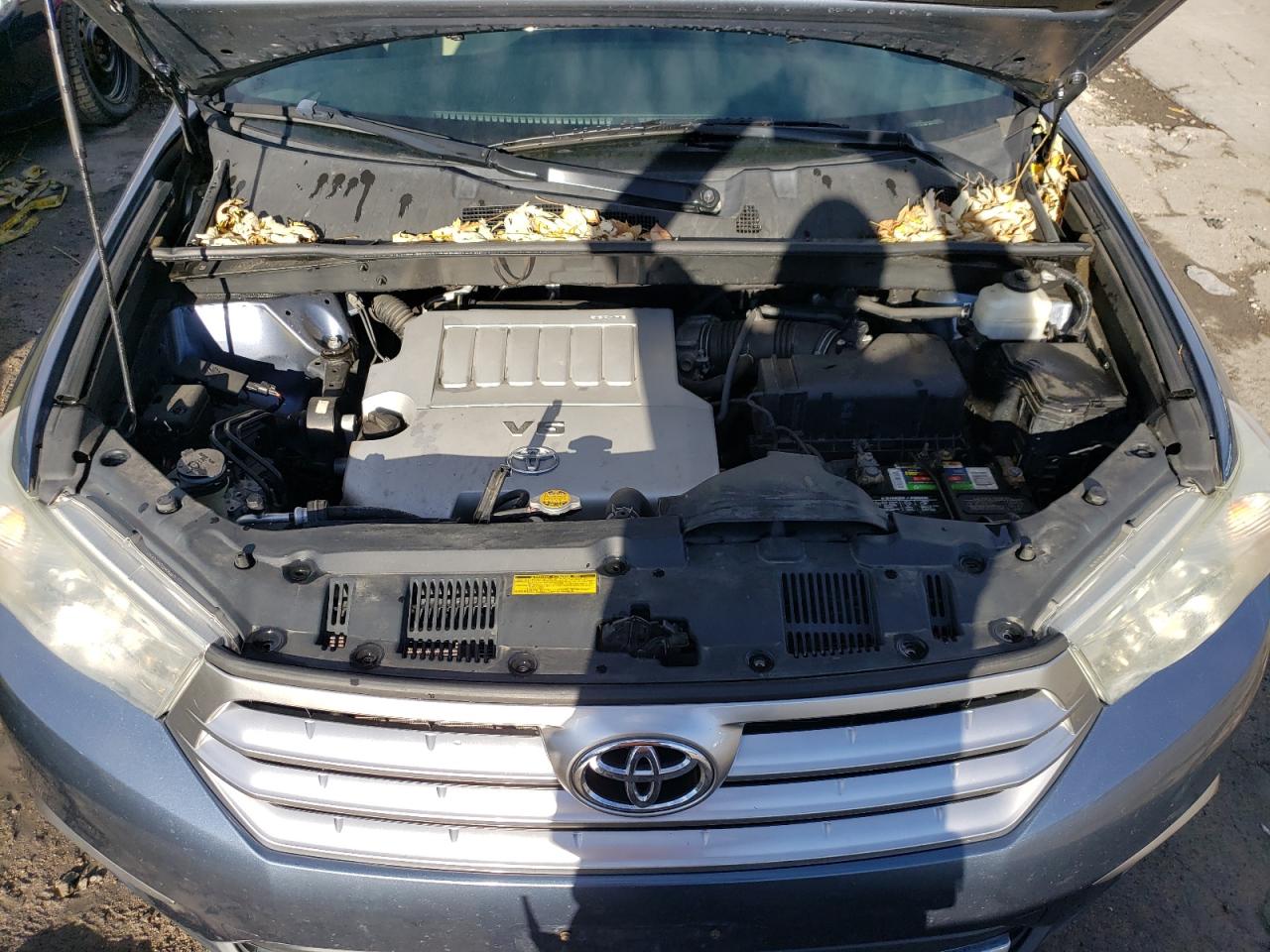 2013 Toyota Highlander - Image 12