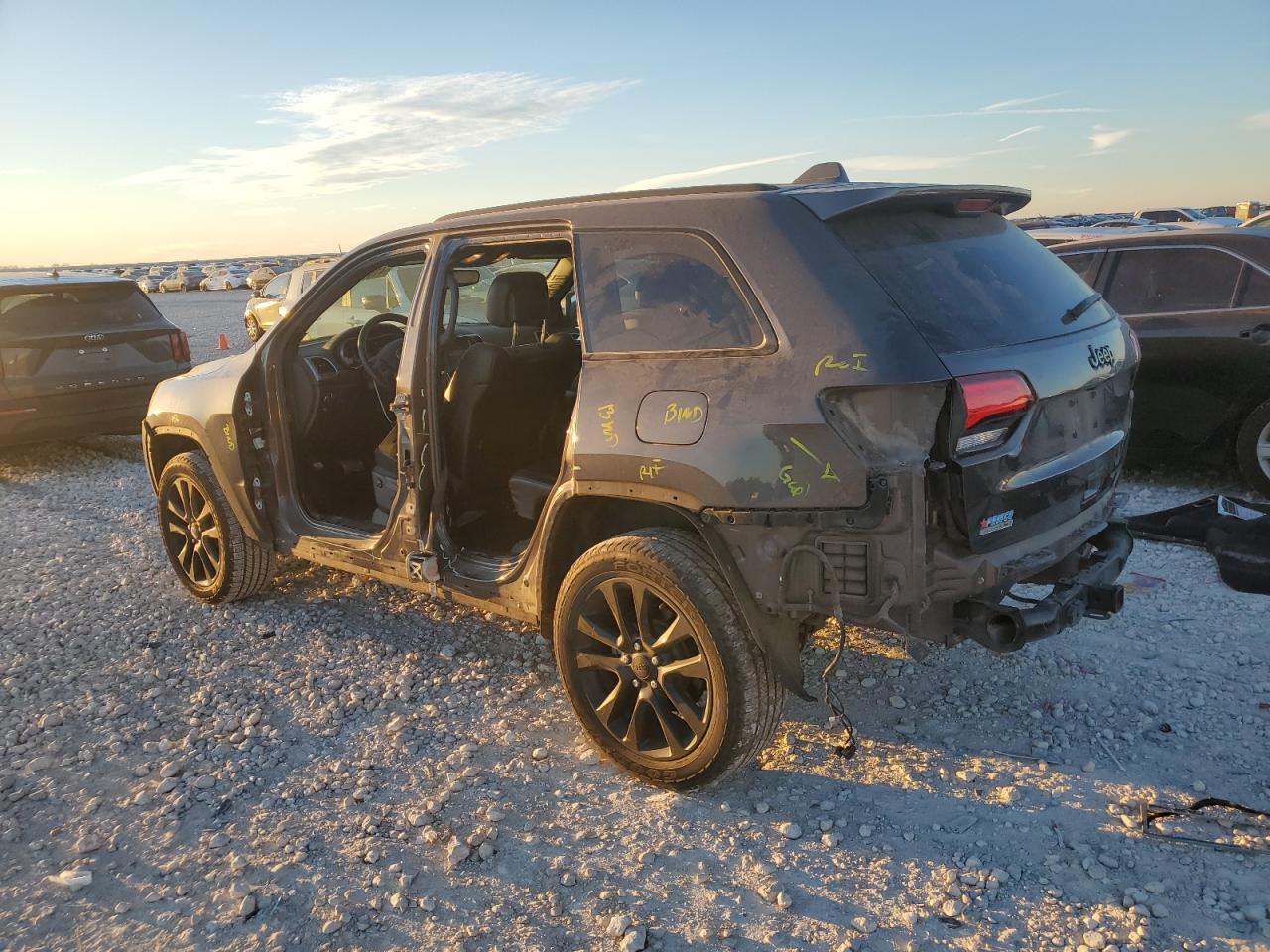 2017 Jeep Grand Cherokee - Image 2