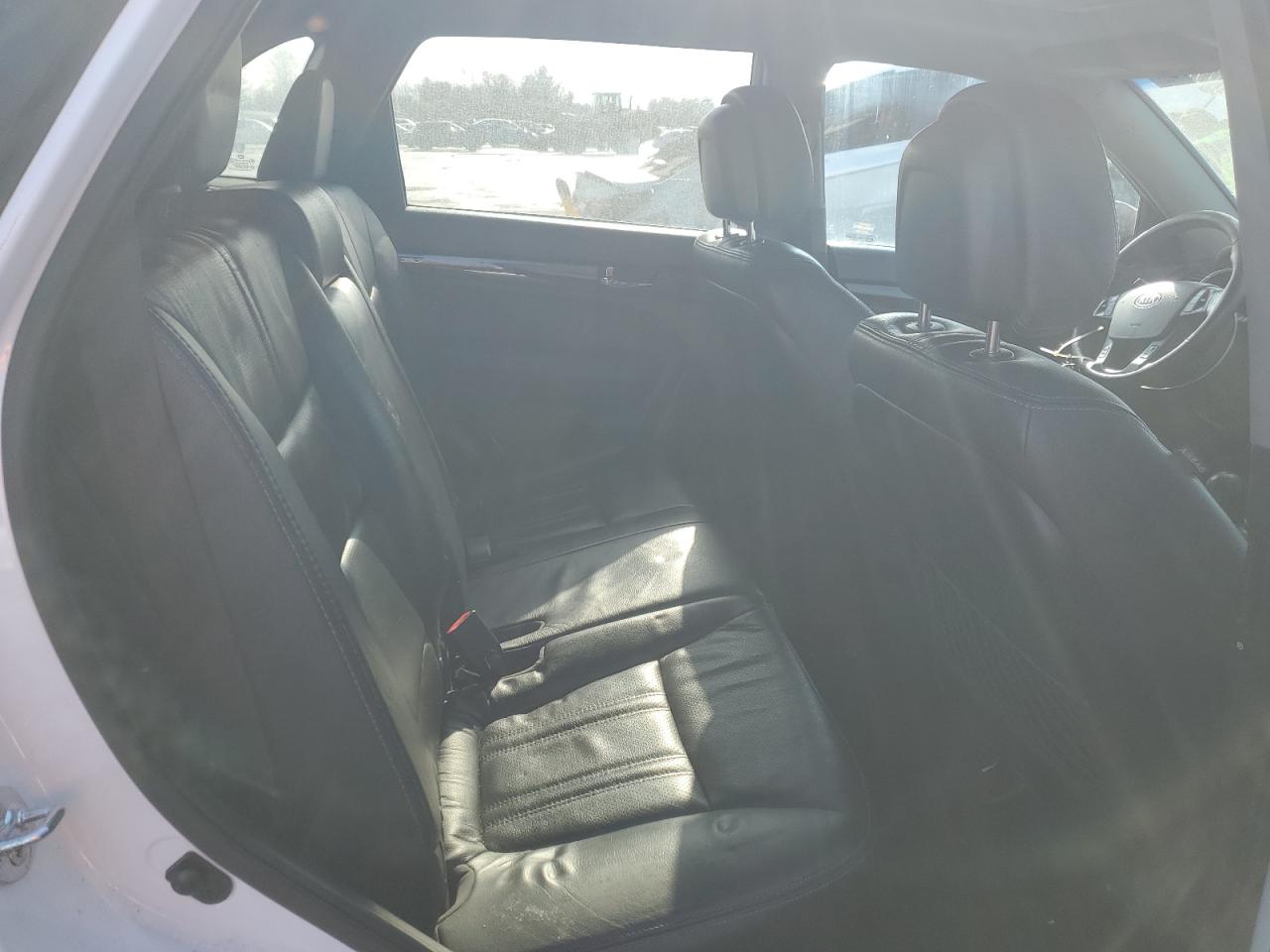 2012 Kia Sorento - Image 11