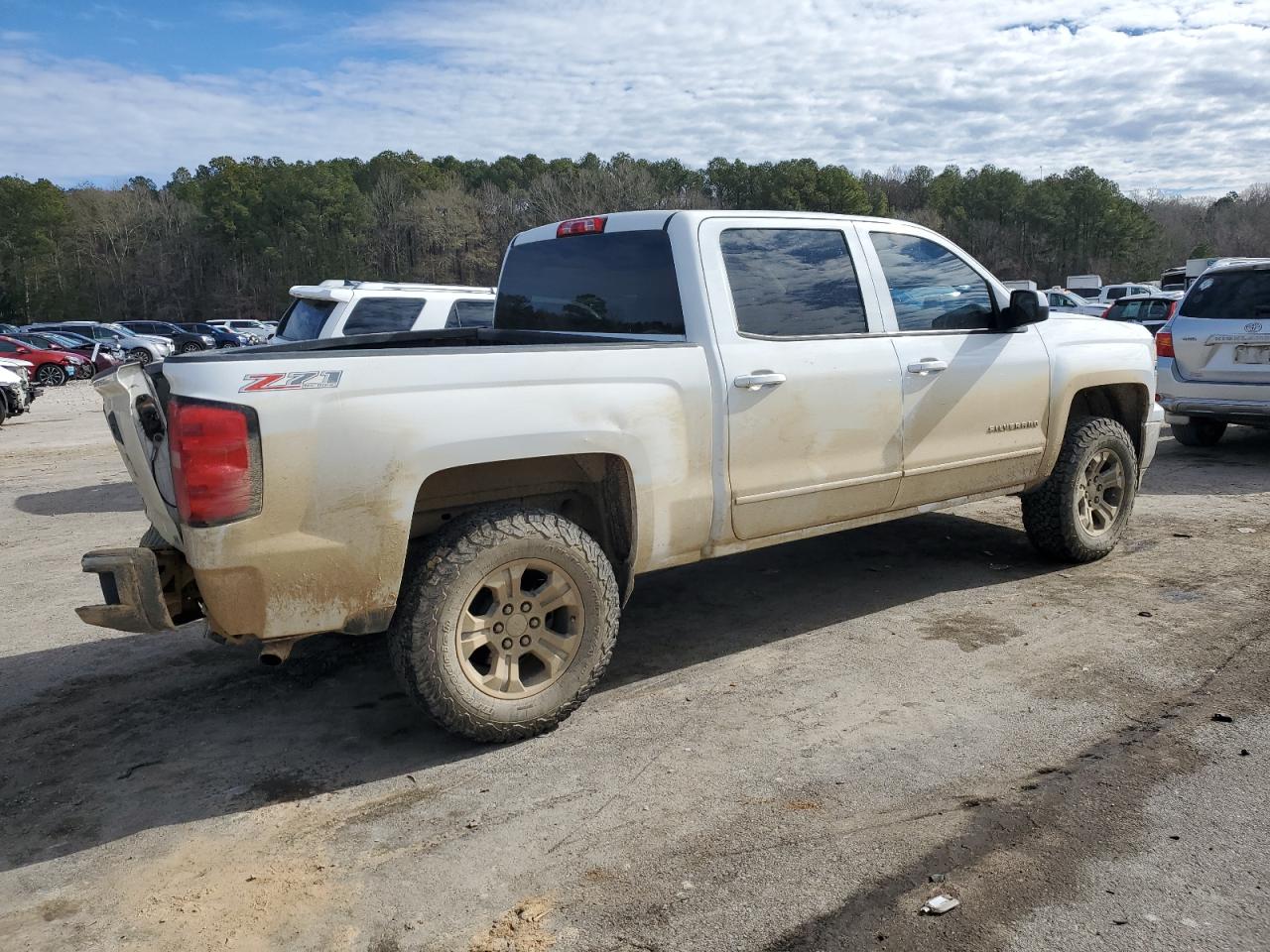 2015 Chevrolet Silverado - Image 3