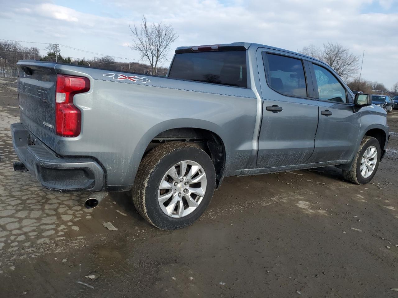 2020 Chevrolet Silverado - Image 3