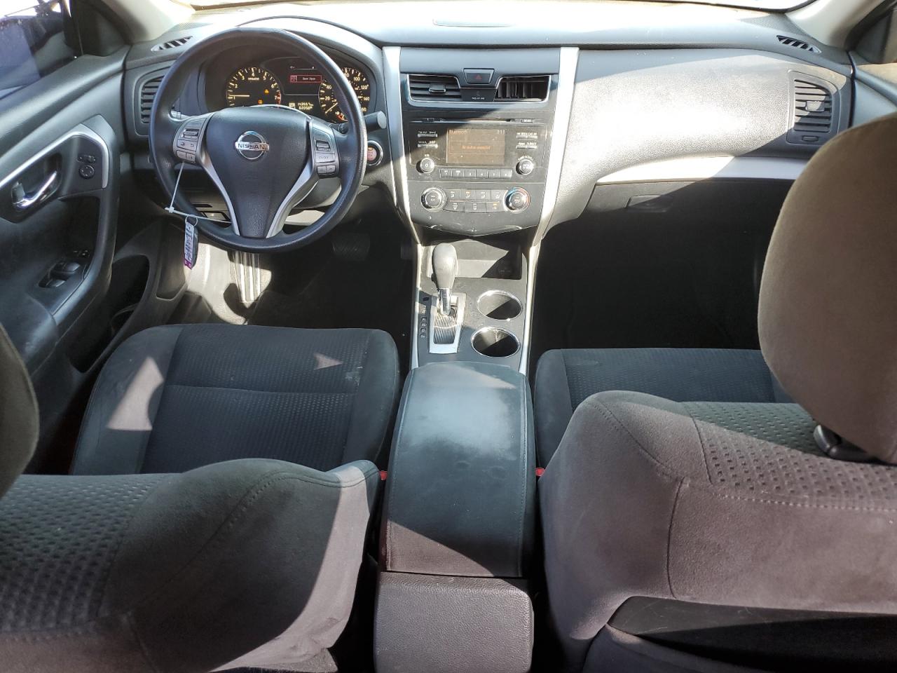 2015 Nissan Altima - Image 8