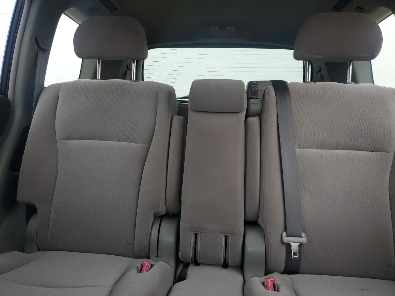 2010 Toyota Highlander - Image 10