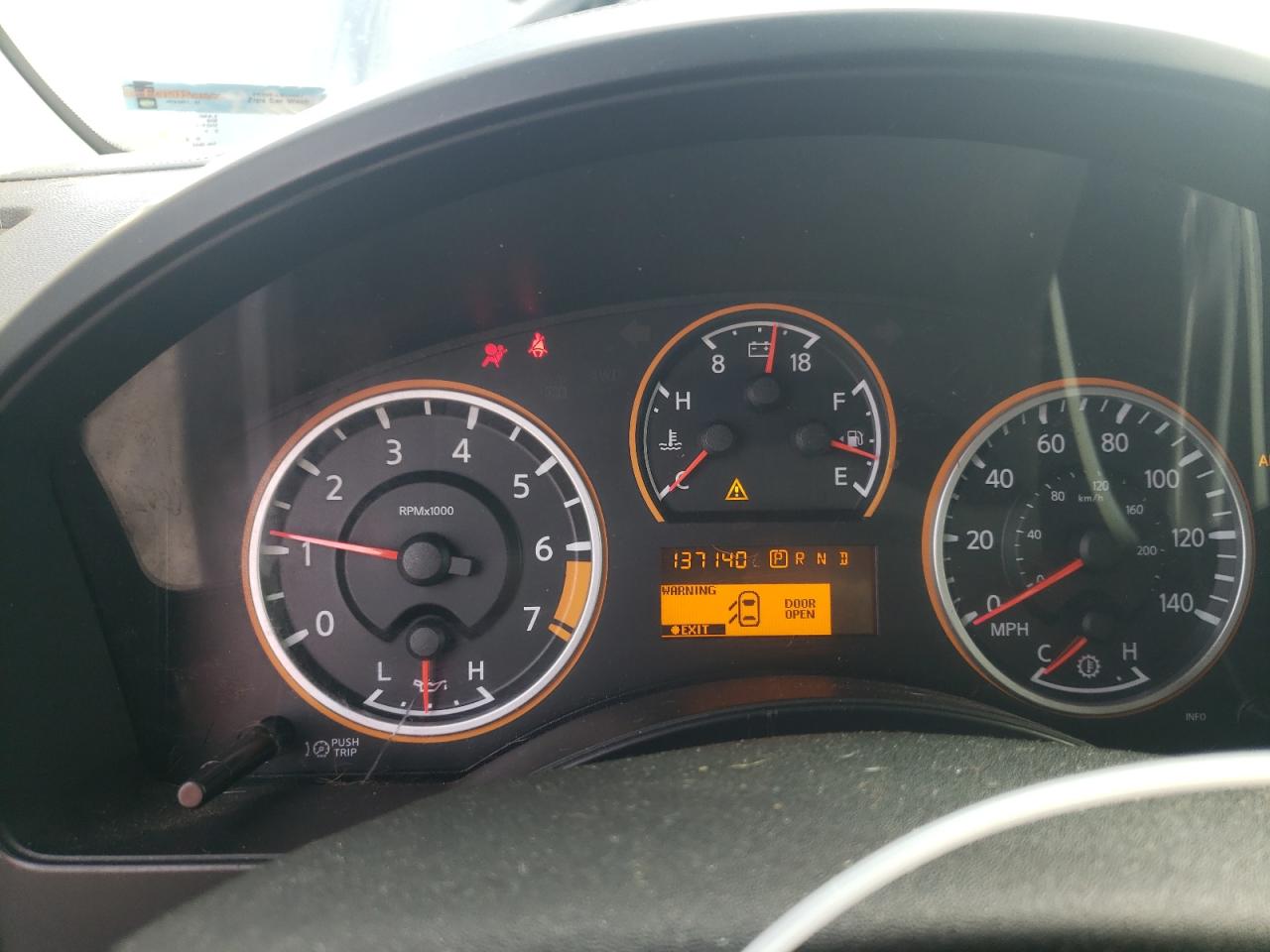 2015 Nissan Titan - Image 9
