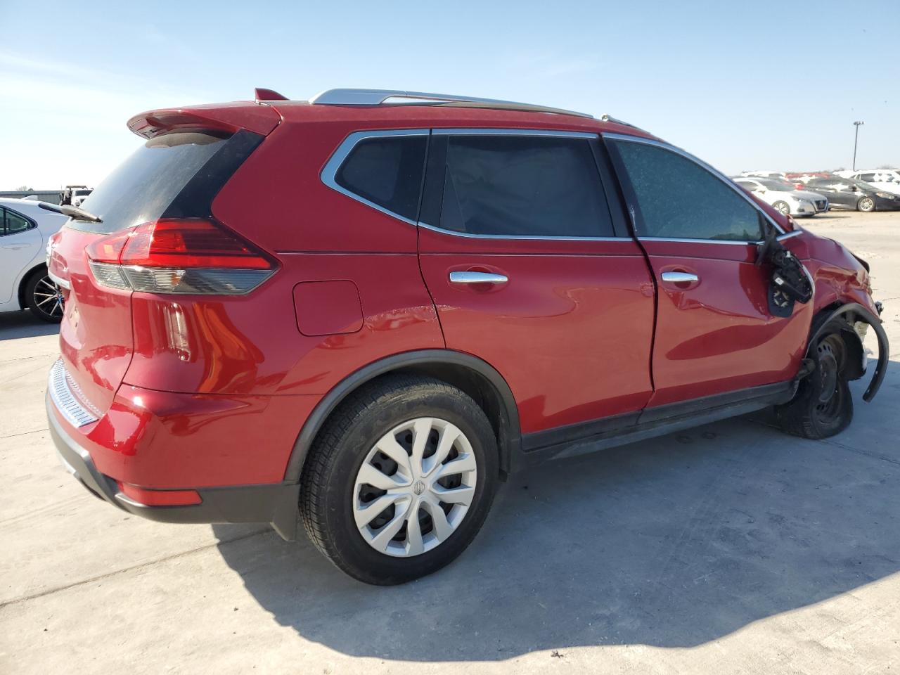 2017 Nissan Rogue - Image 3
