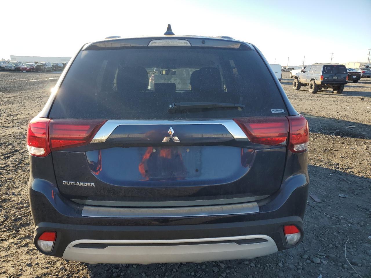 2020 Mitsubishi Outlander - Image 6