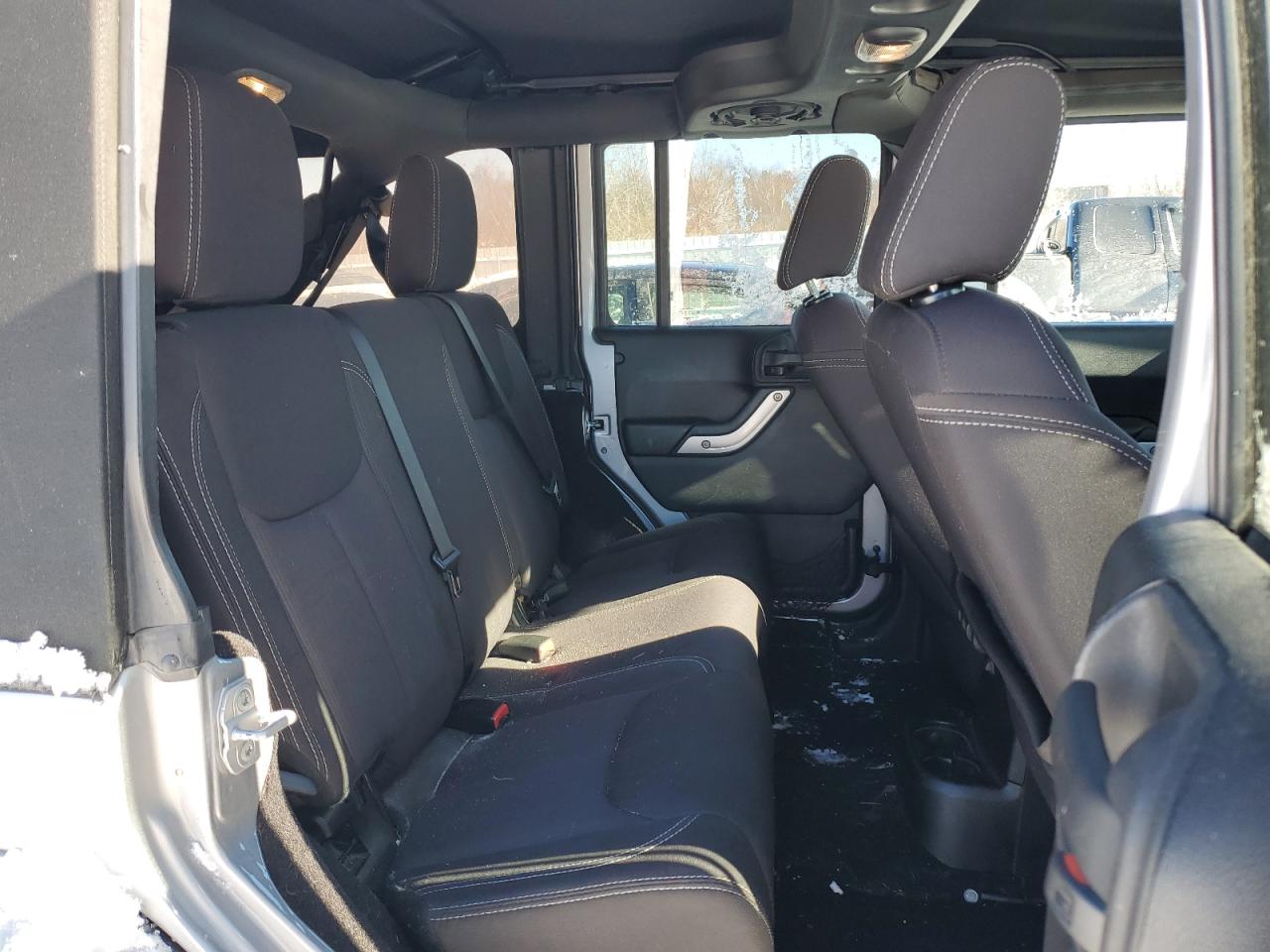 2014 Jeep Wrangler - Image 11