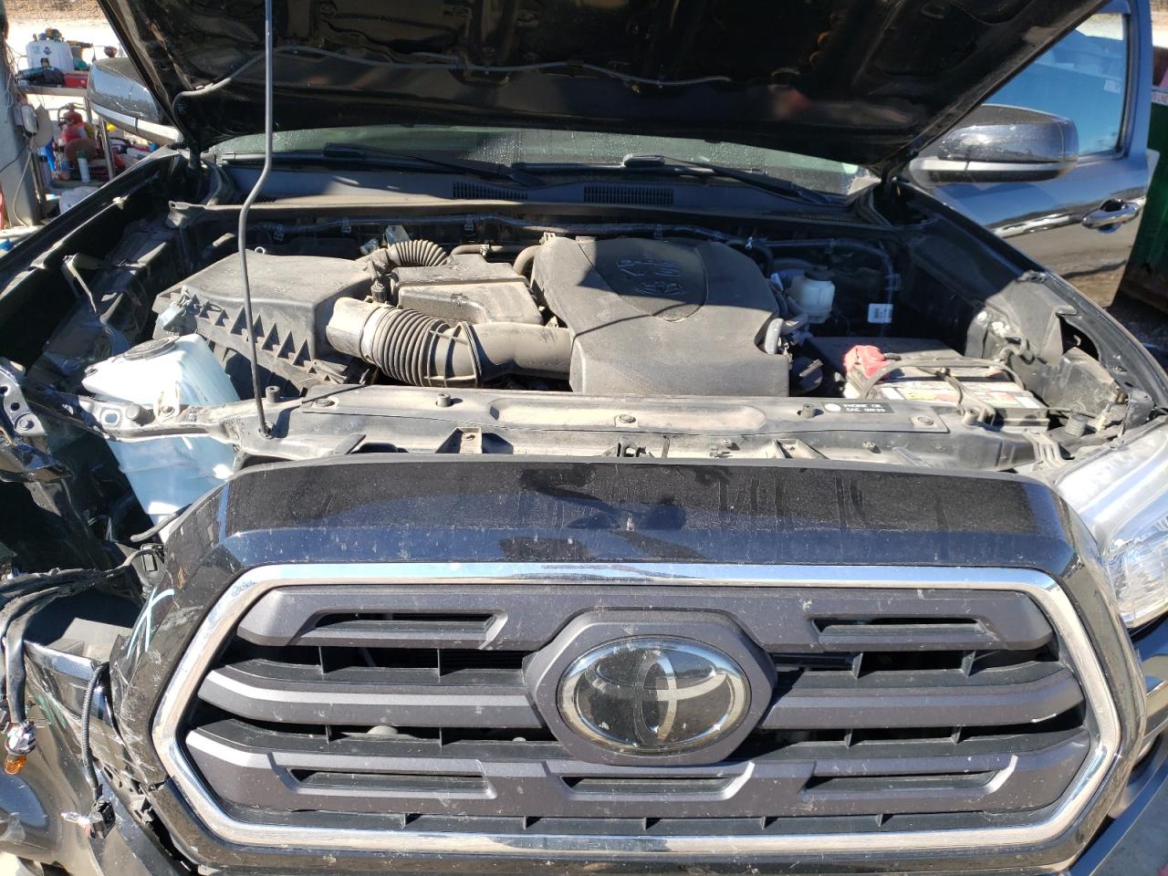2019 Toyota Tacoma - Image 11