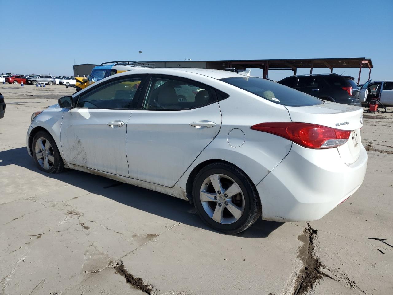 2013 Hyundai Elantra - Image 2