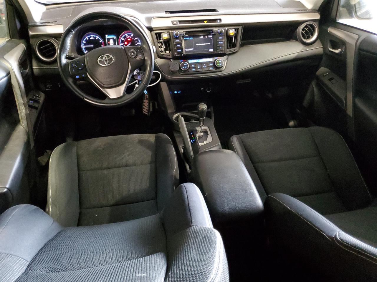 2016 Toyota RAV 4 - Image 8