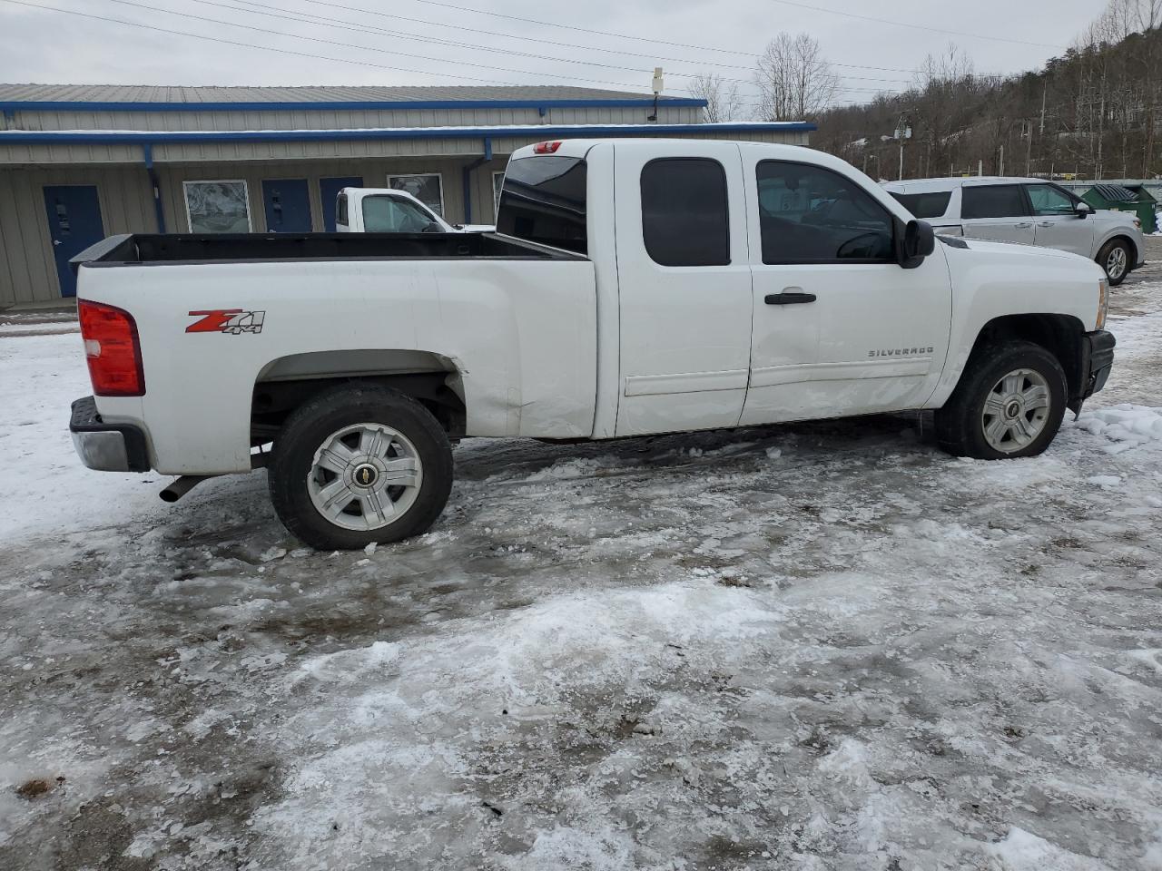 2013 Chevrolet Silverado - Image 3