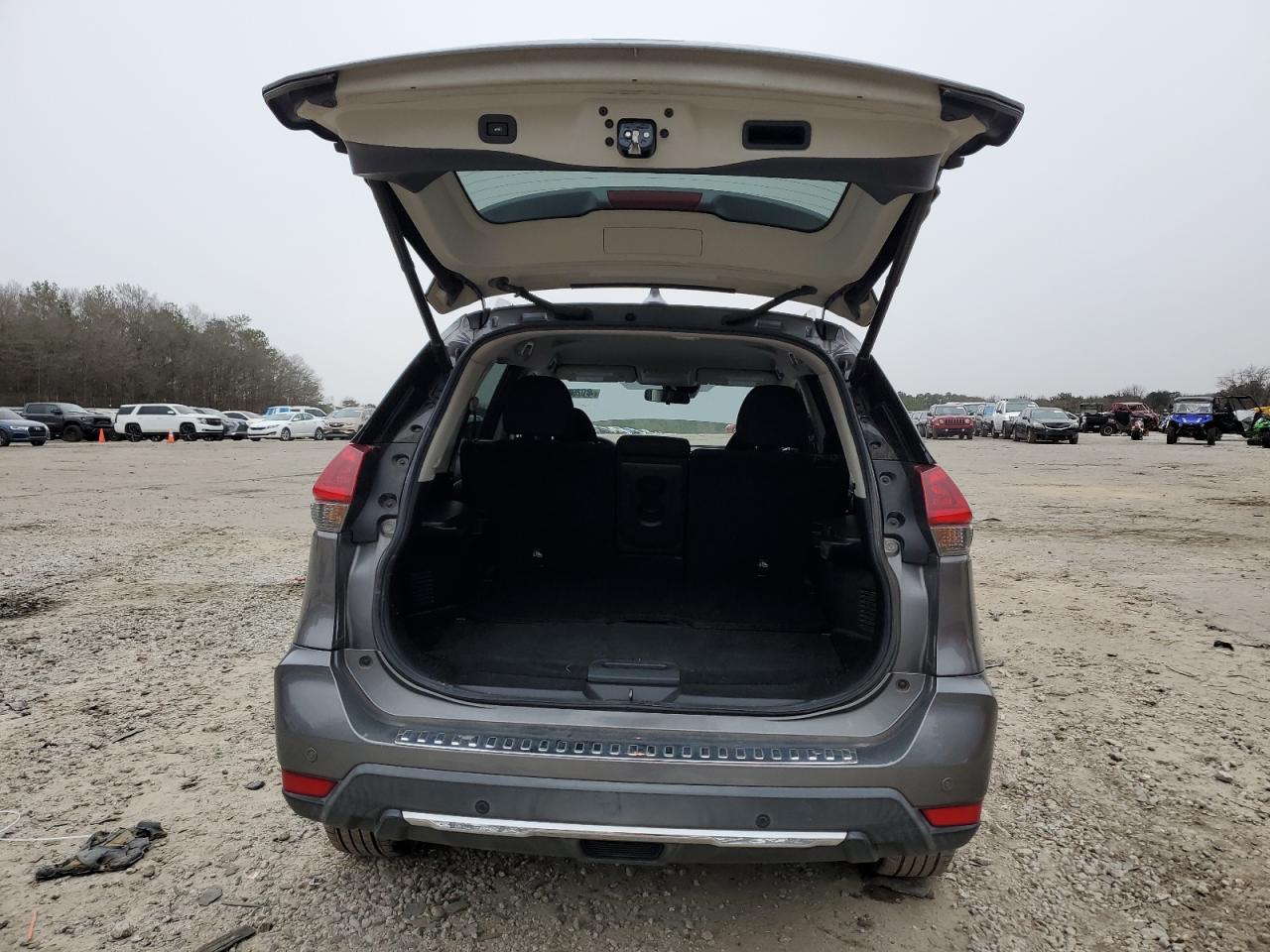 2020 Nissan Rogue - Image 6