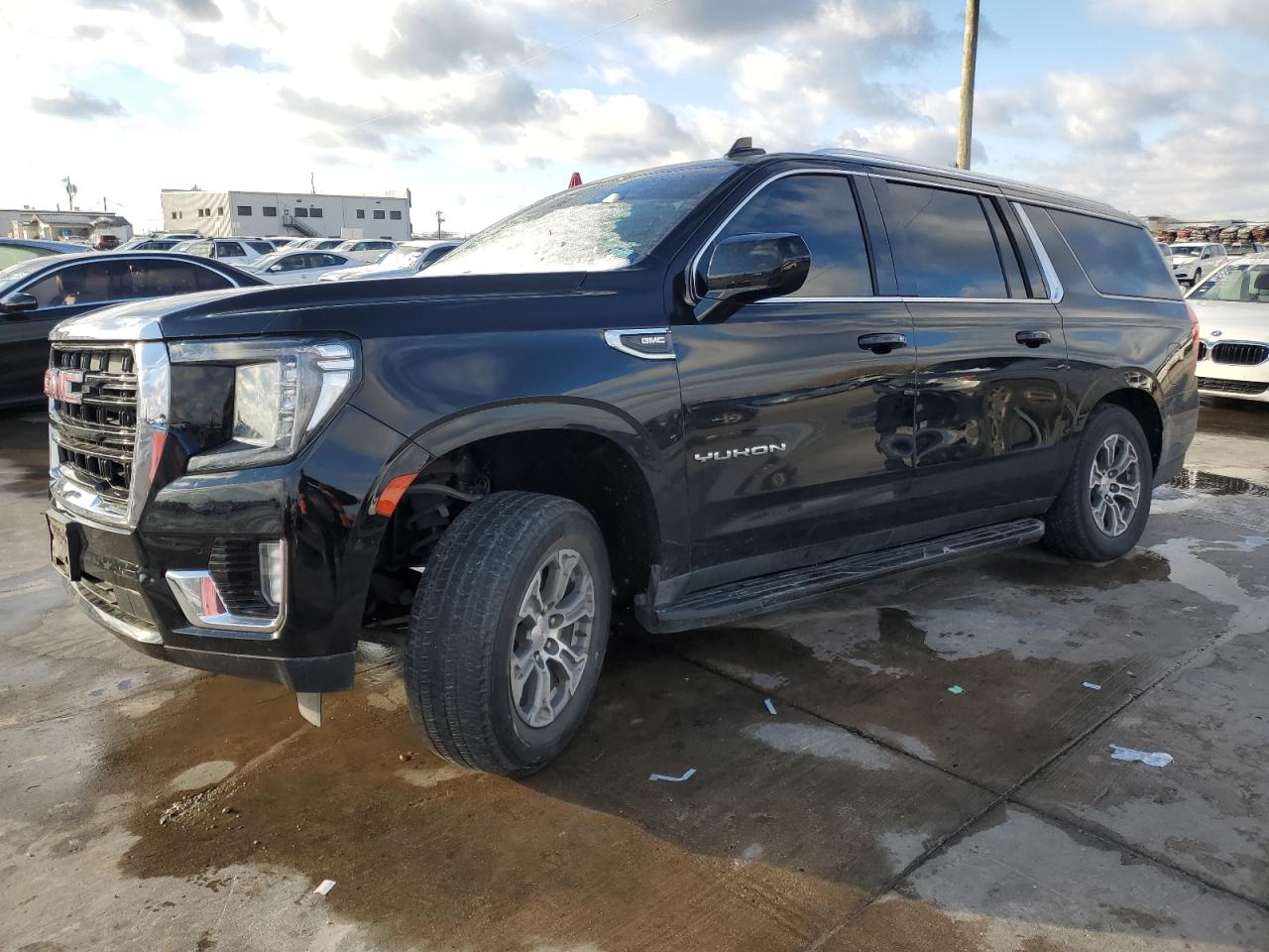 2022 Gmc Yukon Xl C1500 Sle for Sale in Grand Prairie, TX - Side