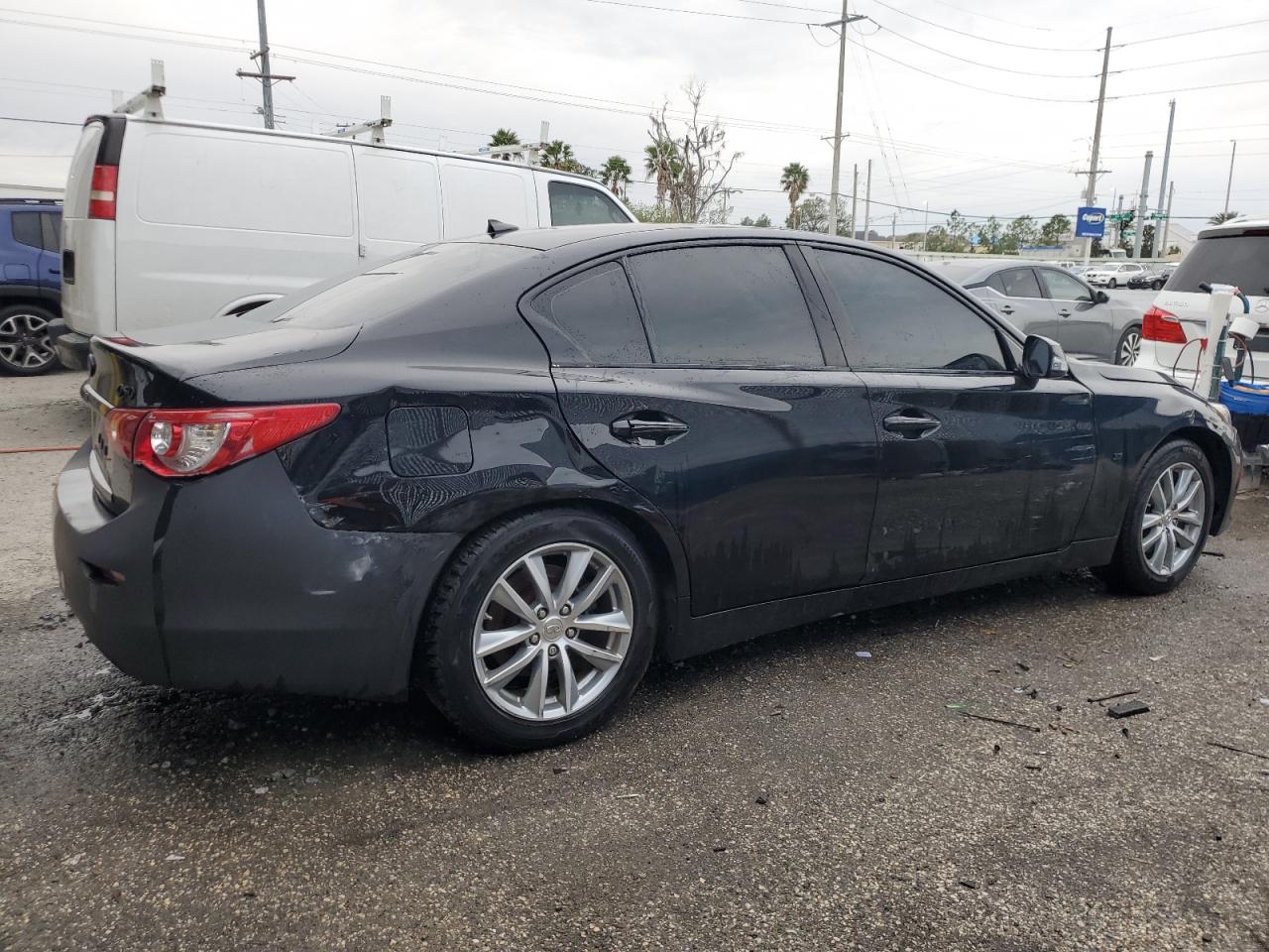 2015 Infiniti Q50 - Image 3