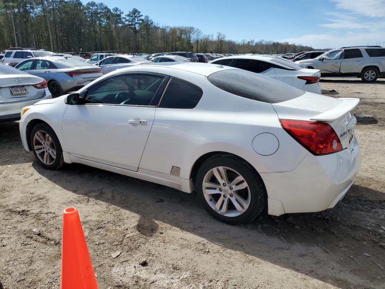 2012 Nissan Altima - Image 2