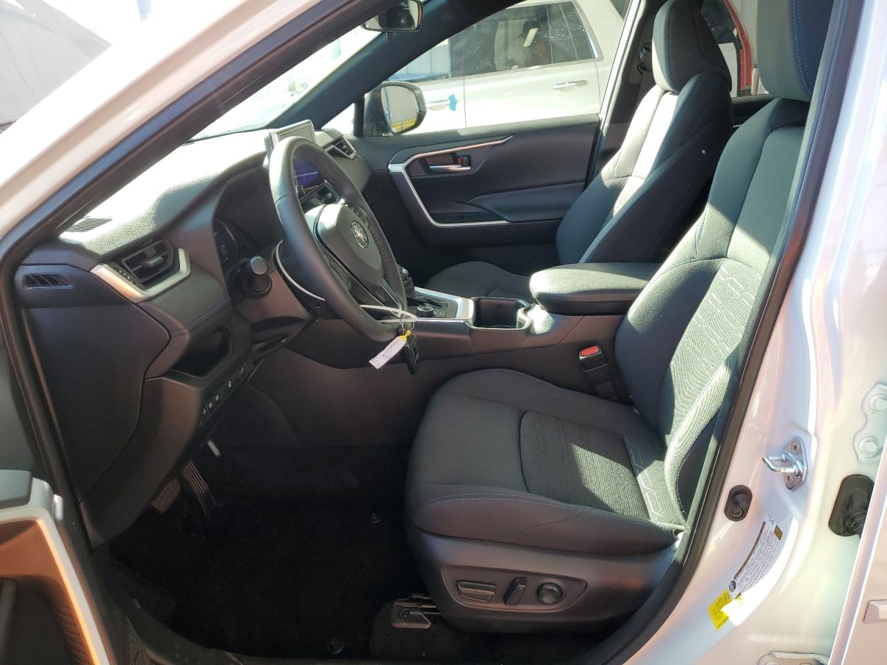 2023 Toyota RAV 4 - Image 7