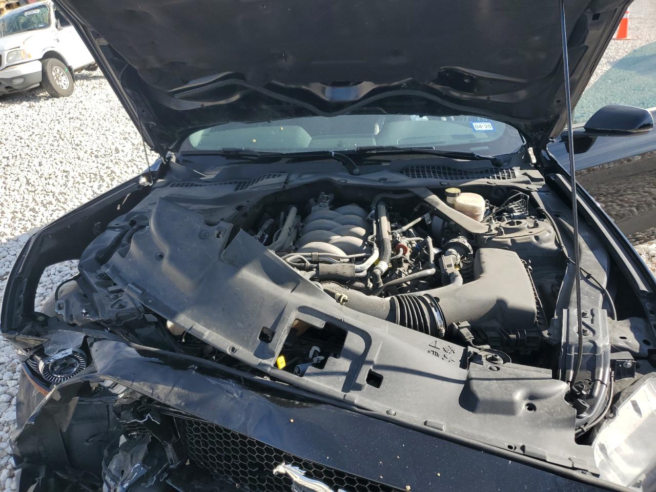 2019 Ford Mustang - Image 13