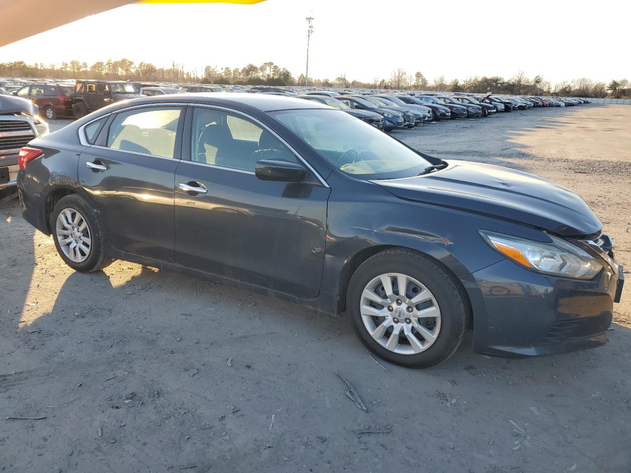 2016 Nissan Altima - Image 4