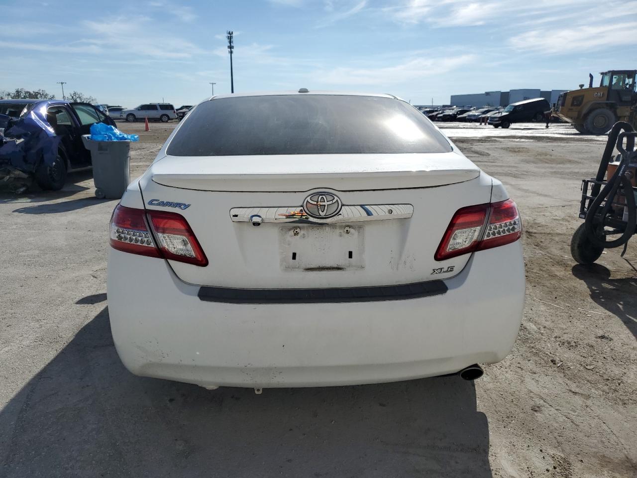 2010 Toyota Camry - Image 6
