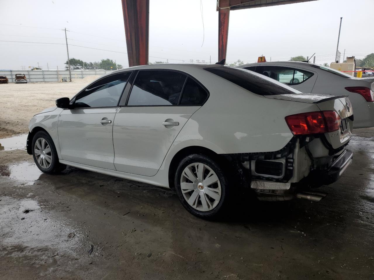 2014 Volkswagen Jetta - Image 2