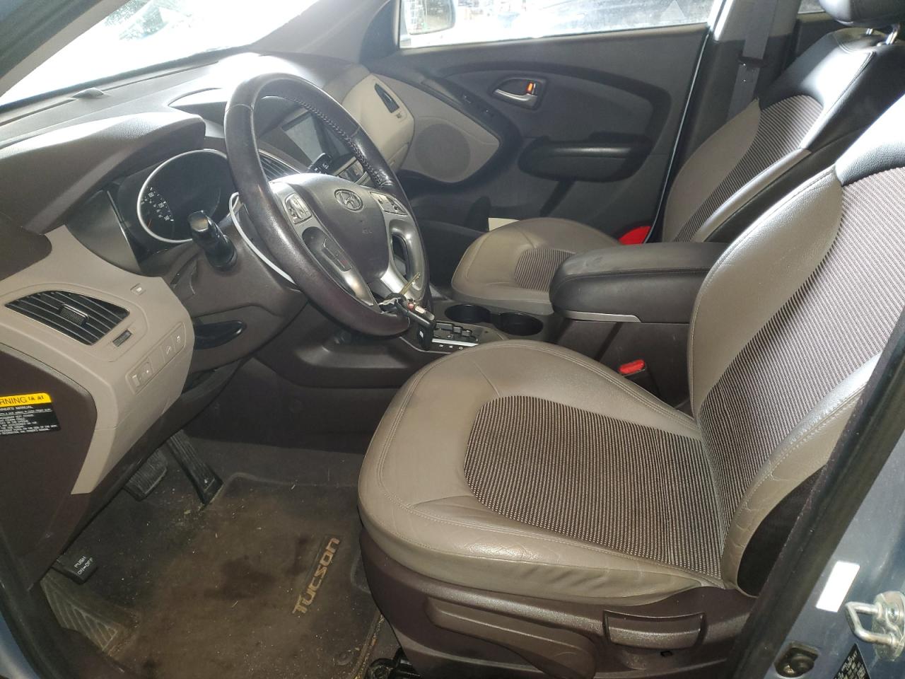 2010 Hyundai Tucson - Image 7