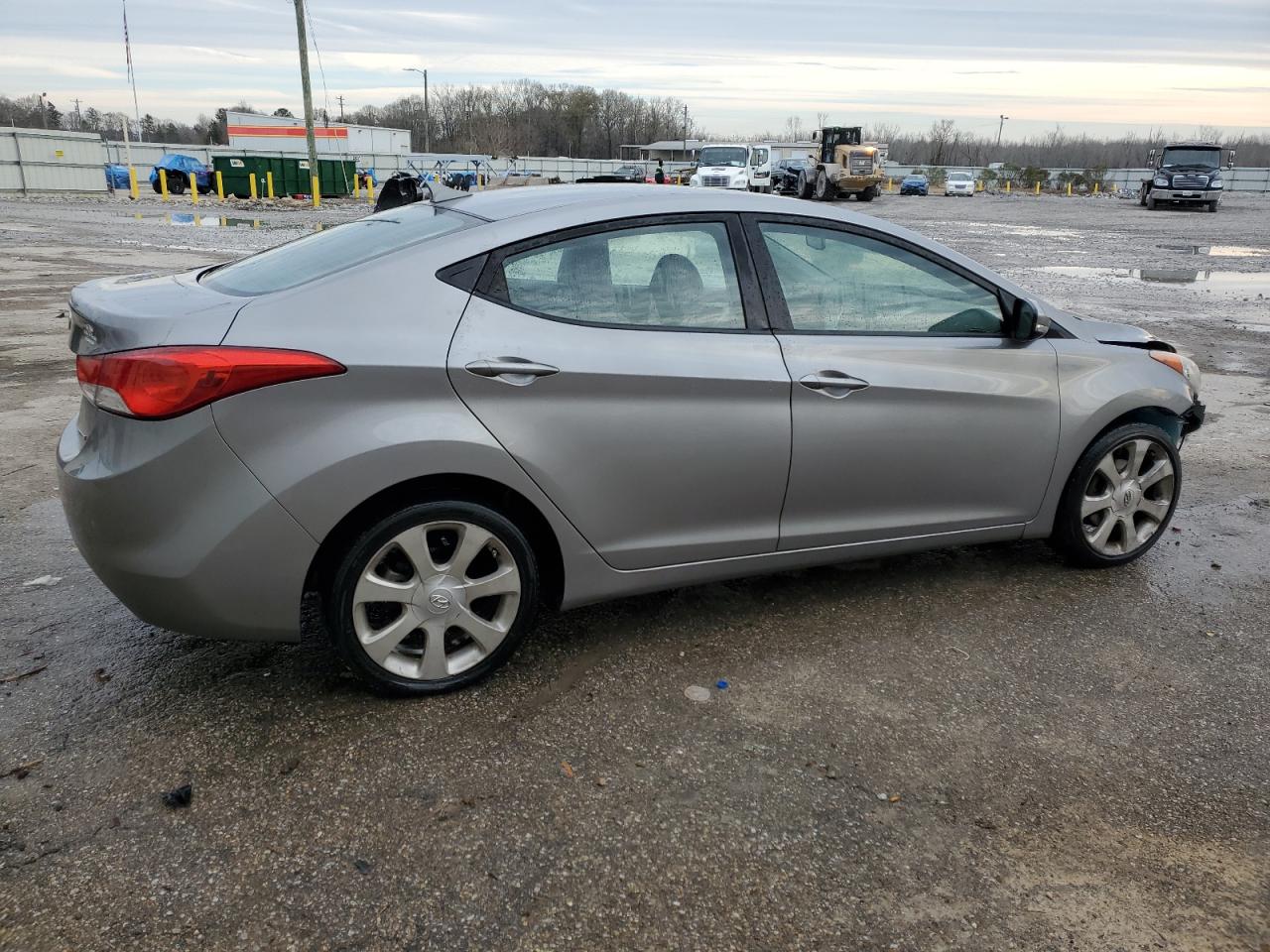 2011 Hyundai Elantra - Image 3