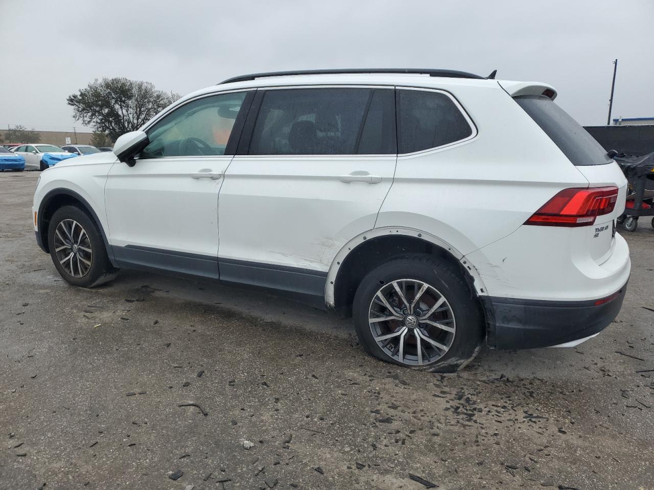2019 Volkswagen Tiguan - Image 2