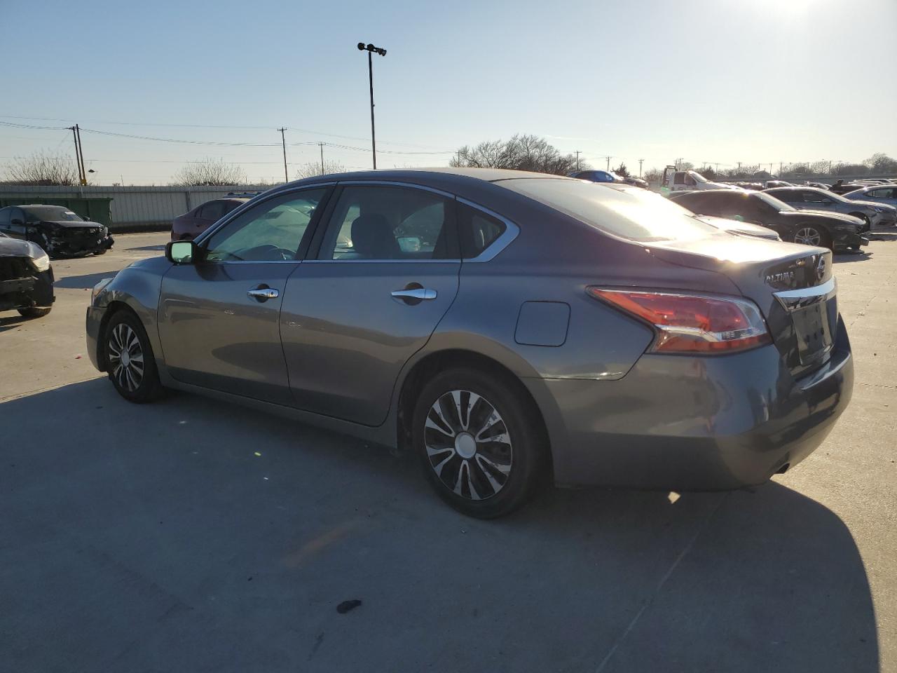 2015 Nissan Altima - Image 2